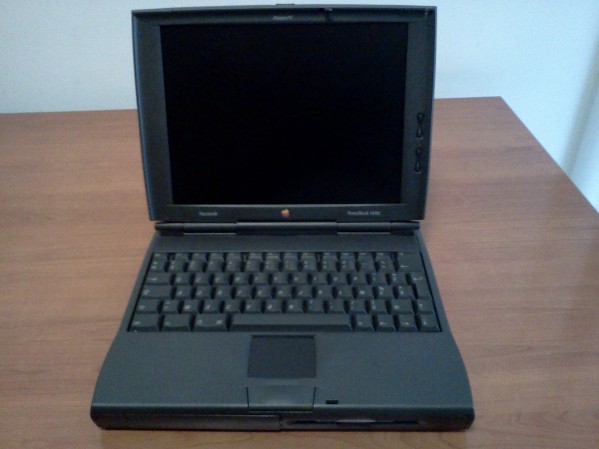 Apple Powerbook 1400c aperto